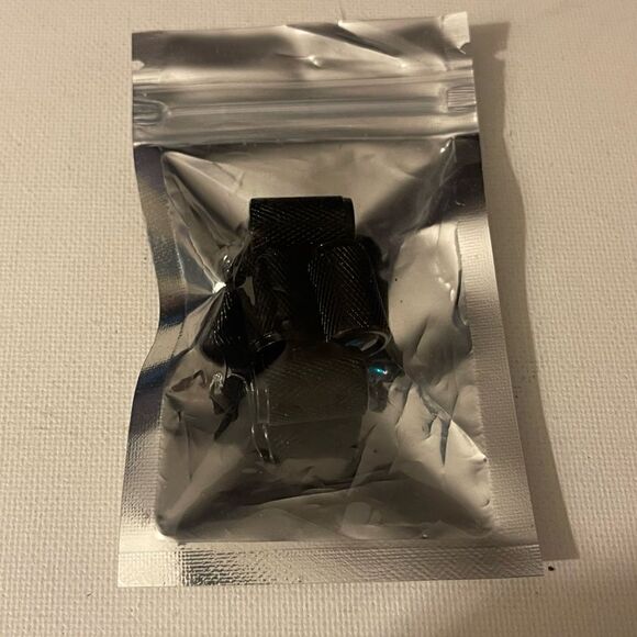 BMW Logo valve Stem caps in Black set of 4 NWT - Picture 4 of 5